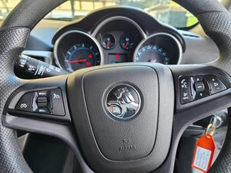 2016 Holden Cruze - Thumbnail